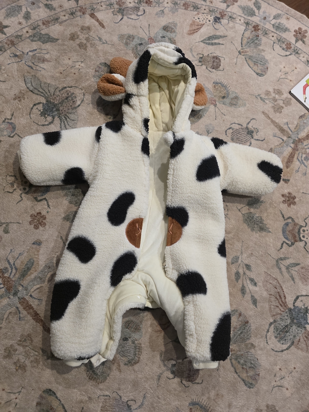 Cozy Cow Print Fleece One-Piece for Kids - Cream and Black